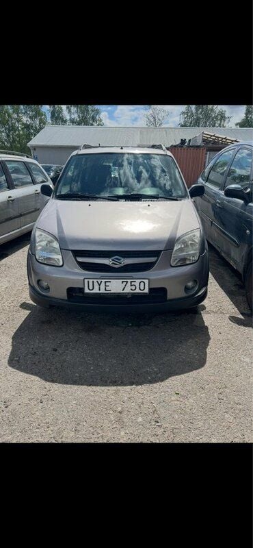 Silver Begagnad 2004 Suzuki Ignis Halvkombi | 19 500 kr - Bild 1/1