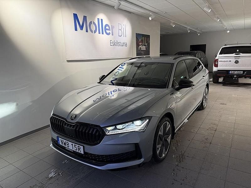 Silver Ny 2026 Skoda Superb Kombi | 499 900 kr - Bild 1/4