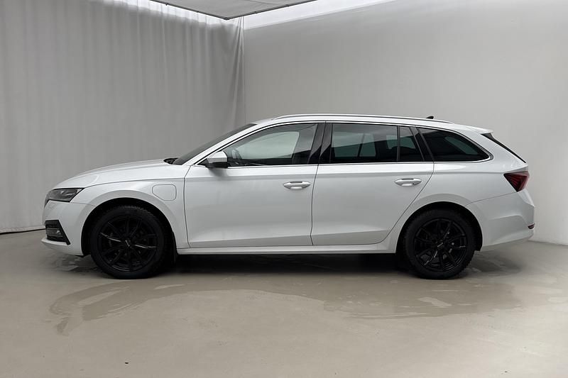 Begagnad Skoda Octavia 2022 Vit Kombi