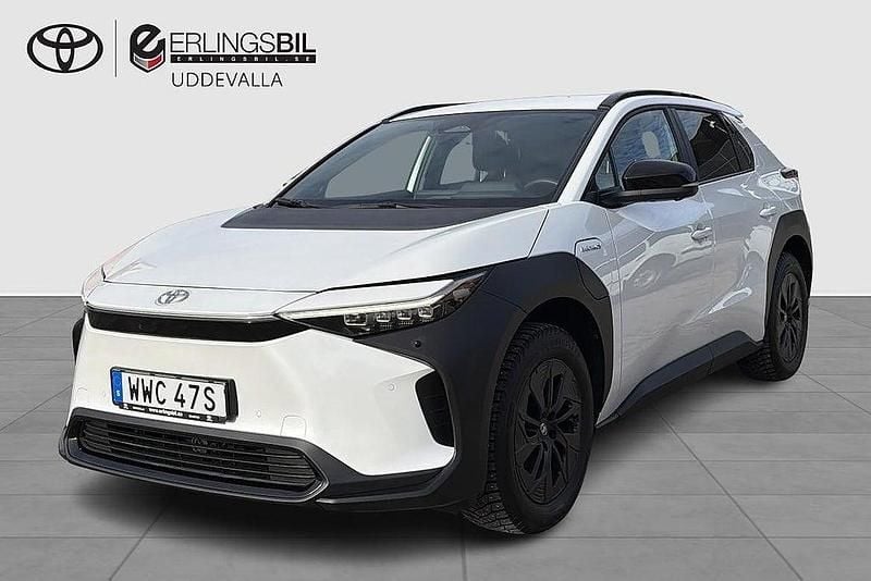 Begagnad Toyota bZ4X Premium 164 kW (224 HK) 2023 Vit SUV