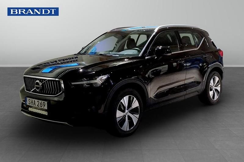 Svart Begagnad 2021 Volvo XC40 SUV | 239 900 kr (Superpris) - Bild 1/4