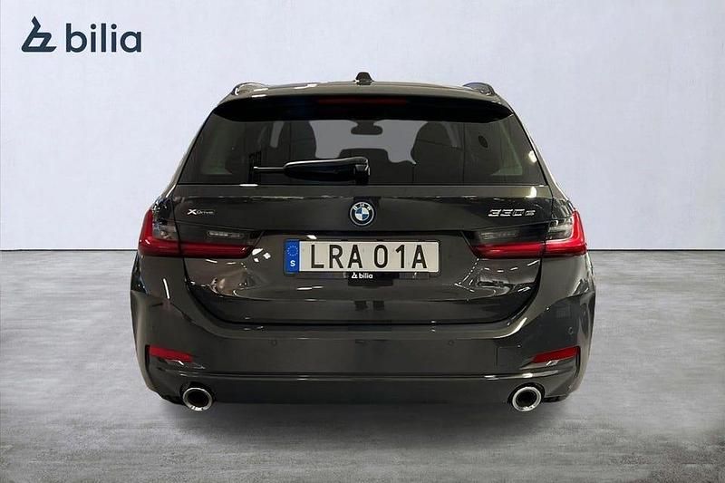 Begagnad BMW 330 Sport Line 292 HK (214 kW) 2023 Grå Kombi