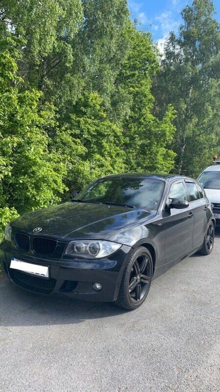 Svart Begagnad 2008 BMW 120 M Sport Halvkombi | 55 000 kr (Bra pris) - Bild 1/4