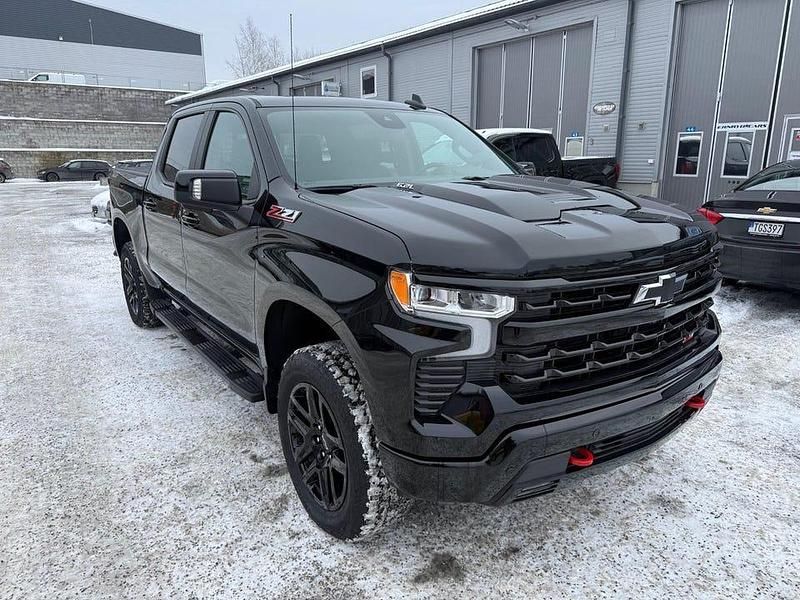 Ny Chevrolet Silverado 426 HK (313 kW) 2025 Svart