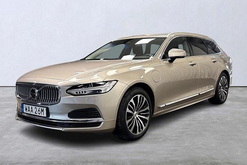 Ljusgrå Begagnad 2022 Volvo V90 Core Kombi | 399 900 kr (Marknadspris) - Bild 1/4