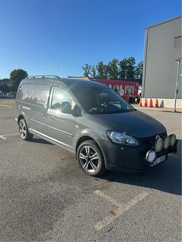 Grå Begagnad 2012 VW Caddy Maxi Minibuss | 109 000 kr (Dyr) - Bild 1/4