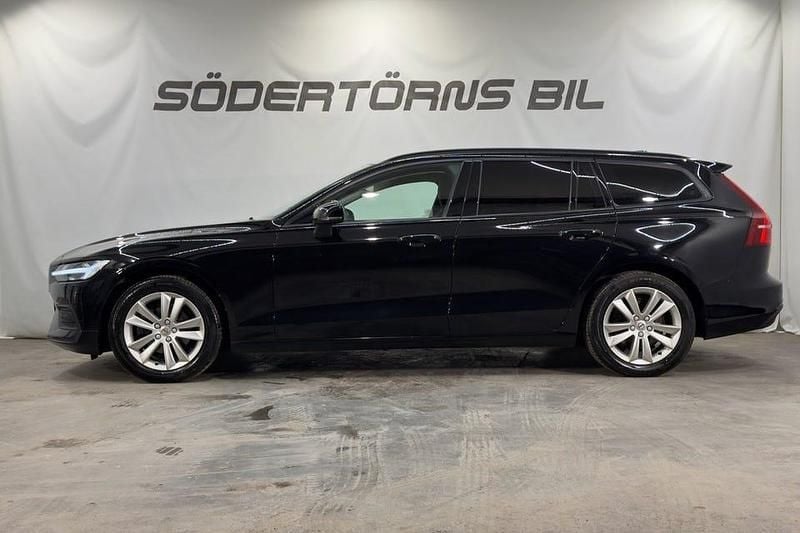 Begagnad Volvo V60 Momentum 150 HK (110 kW) 2020 Svart Kombi