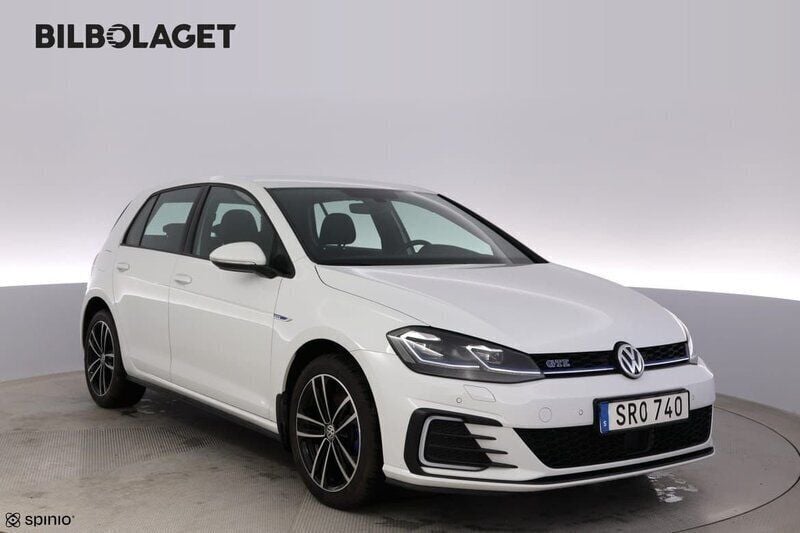 Vit Begagnad 2020 VW Golf VIII GTE Halvkombi | 219 500 kr (Bra pris) - Bild 1/4