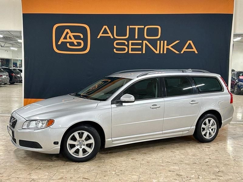 Ljusgrå Begagnad 2012 Volvo V70 Kombi | 89 900 kr (Bra pris) - Bild 1/4