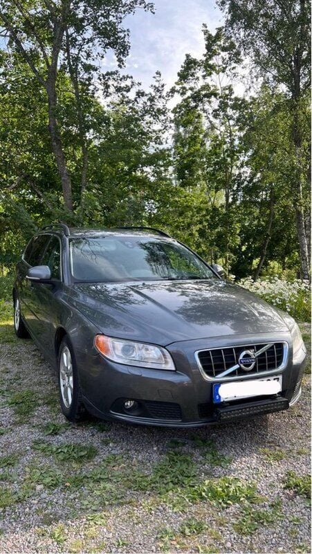 Grå Begagnad 2012 Volvo V70 Momentum Kombi | 50 000 kr (Superpris) - Bild 1/4
