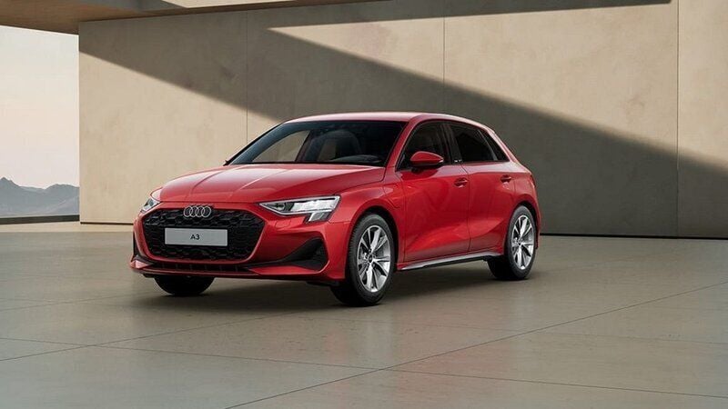 Röd Ny 2025 Audi A3 Sportback e-tron Premium Sedan | 495 000 kr (Marknadspris) - Bild 1/4