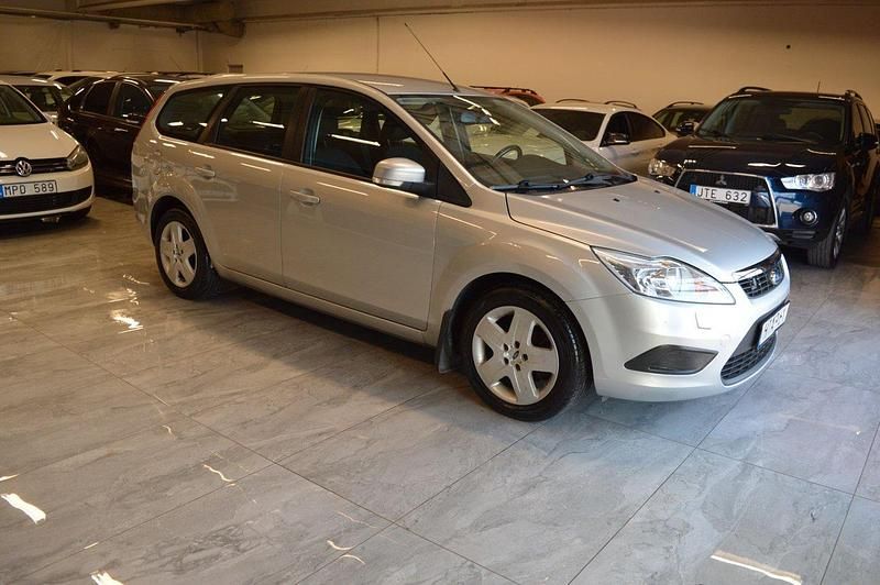 Begagnad Ford Focus 126 HK (92 kW) 2008 Grå Kombi
