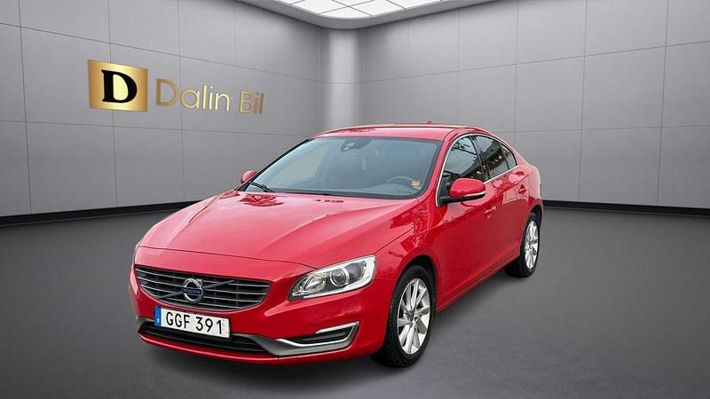Röd Begagnad 2014 Volvo S60 Sedan | 113 000 kr (Marknadspris) - Bild 1/4