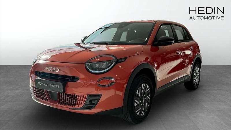 Ny 2025 Fiat 600 Pop SUV | 284 900 kr - Bild 1/4