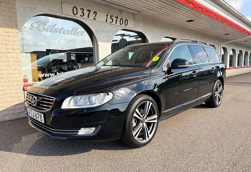 Svart (blanksvart) Begagnad 2015 Volvo V70 Momentum Kombi | 99 000 kr - Bild 1/4