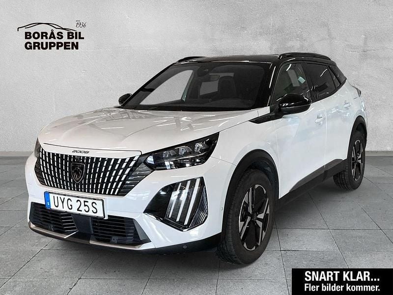 Vit Begagnad 2023 Peugeot 2008 GT SUV | 229 000 kr (Bra pris) - Bild 1/2