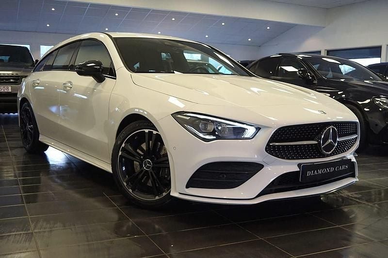 Vit Begagnad 2019 Mercedes CLA200 Shooting Brake AMG Kombi | 289 000 kr (Marknadspris) - Bild 1/4
