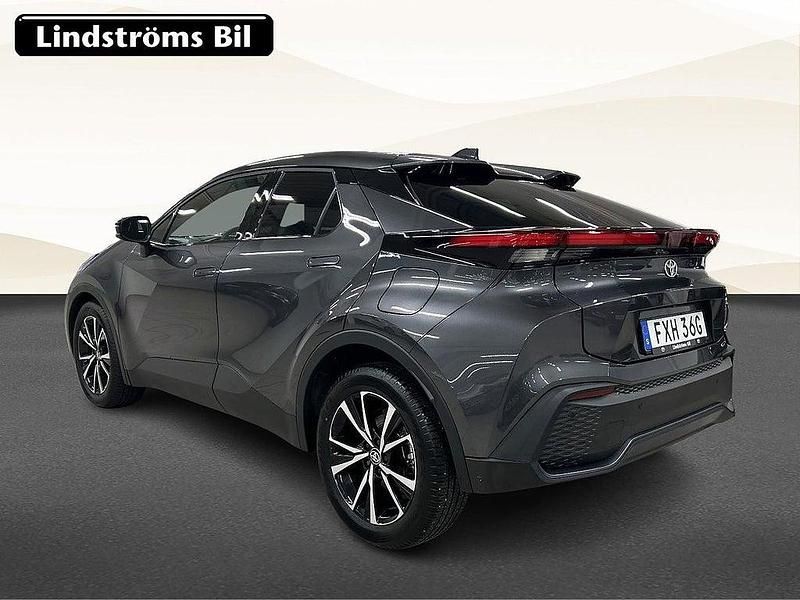 Begagnad Toyota C-HR Style 141 HK (103 kW) 2024 Mörkgrå SUV
