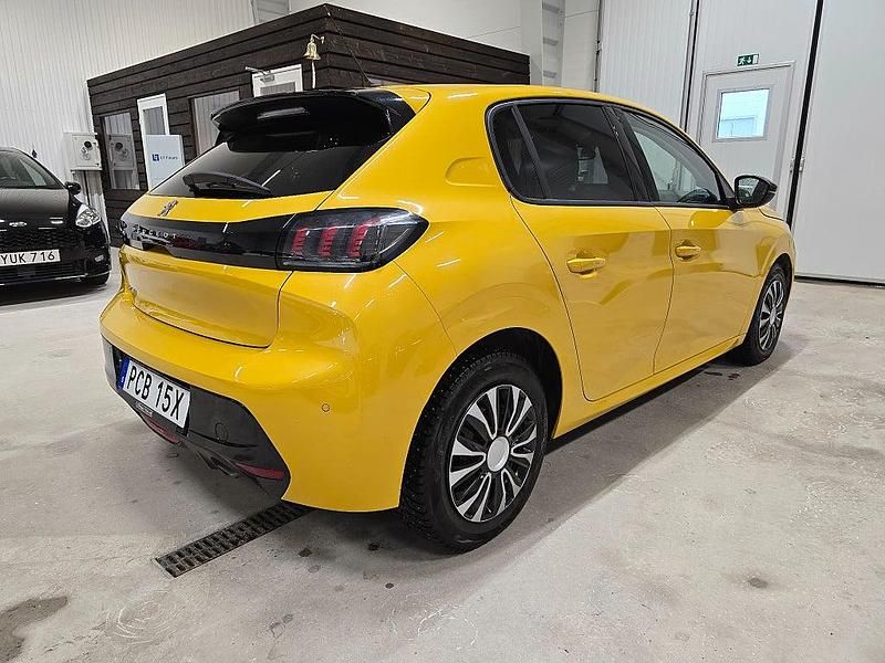 Begagnad Peugeot 208 101 HK (74 kW) 2022 Gul Halvkombi