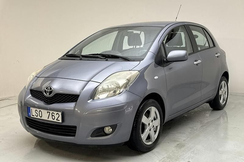 Blå Begagnad 2011 Toyota Yaris | 41 000 kr (Bra pris) - Bild 1/4