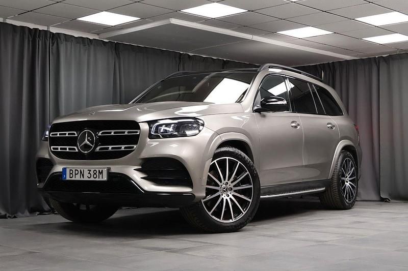Silver Begagnad 2022 Mercedes GLS400 AMG Line Premium Plus SUV | 989 000 kr (Marknadspris) - Bild 1/4
