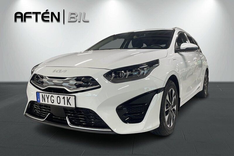 Vit (casa white) Begagnad 2022 Kia Ceed Advance Kombi | 259 800 kr (Marknadspris) - Bild 1/3
