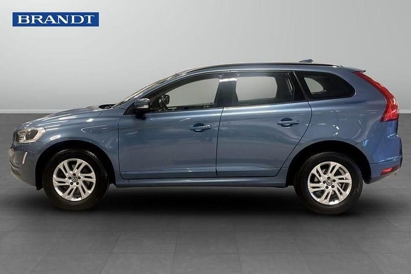 Begagnad Volvo XC60 Kinetic 151 HK (111 kW) 2017 Blå SUV