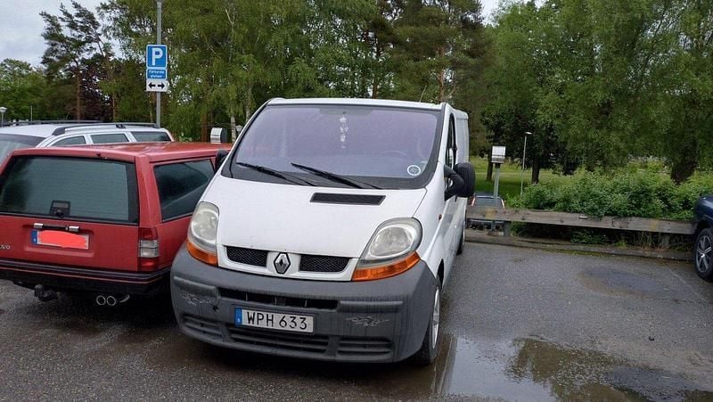 Vit Begagnad 2005 Renault Trafic Van | 8 000 kr (Superpris) - Bild 1/4