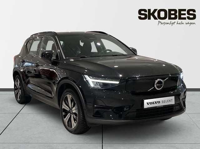 Begagnad Volvo XC40 Core 175 kW (238 HK) 2023 Svart SUV