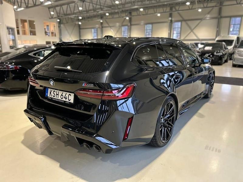Begagnad BMW M5 Comfort Edition 728 HK (535 kW) 2025 Svart Kombi