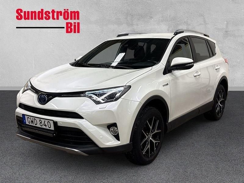 Vit Begagnad 2017 Toyota RAV4 Hybrid Active SUV | 224 900 kr (Marknadspris) - Bild 1/3
