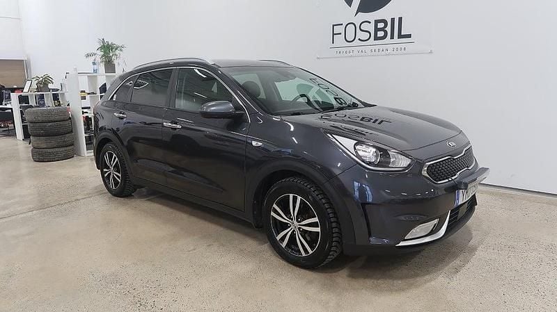 Grå Begagnad 2017 Kia Niro SUV | 139 900 kr (Marknadspris) - Bild 1/3