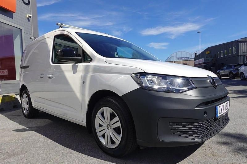 Begagnad VW Caddy 123 HK (90 kW) 2023 Vit Minibuss