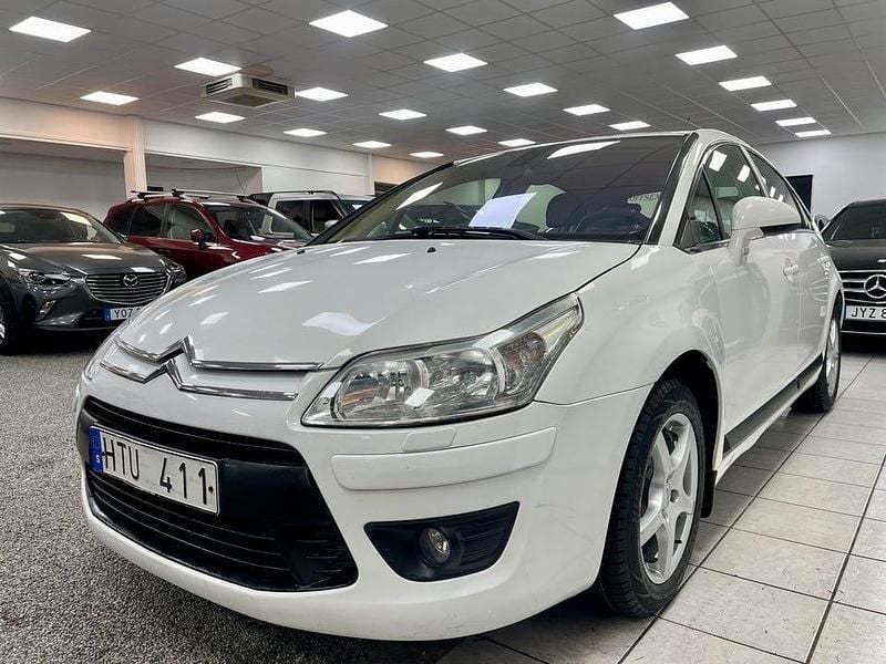Begagnad Citroën C4 109 HK (80 kW) 2009 Vit Halvkombi