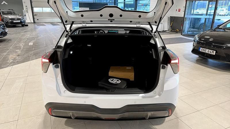 Begagnad MG MG4 EV 125 kW (170 HK) 2024 Vit Halvkombi