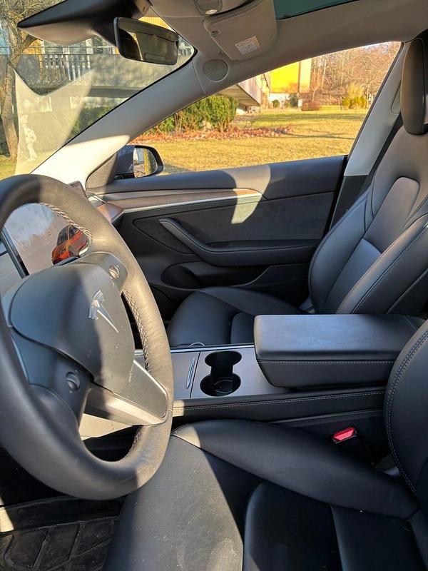 Begagnad Tesla Model 3 Standard Range 208 kW (283 HK) 2022 Sedan