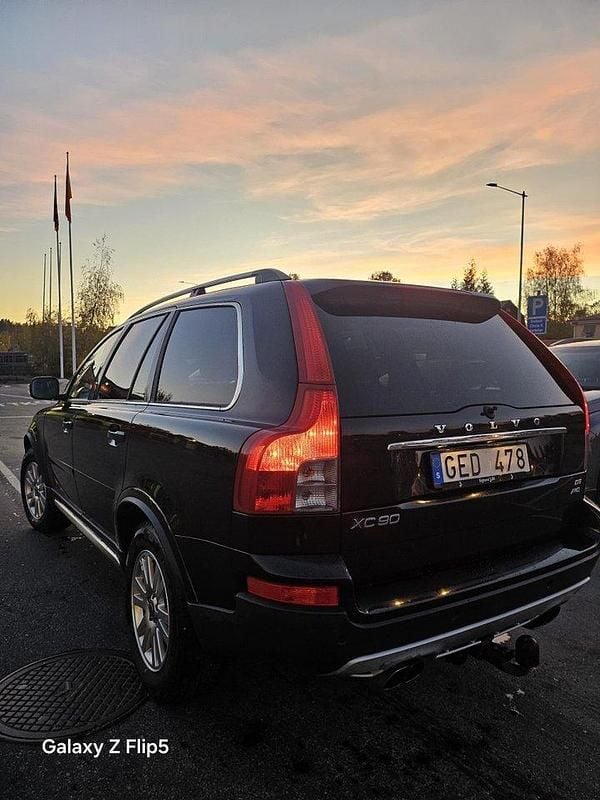 Svart Begagnad 2010 Volvo XC90 R-Design SUV | 105 000 kr (Marknadspris) - Bild 1/4