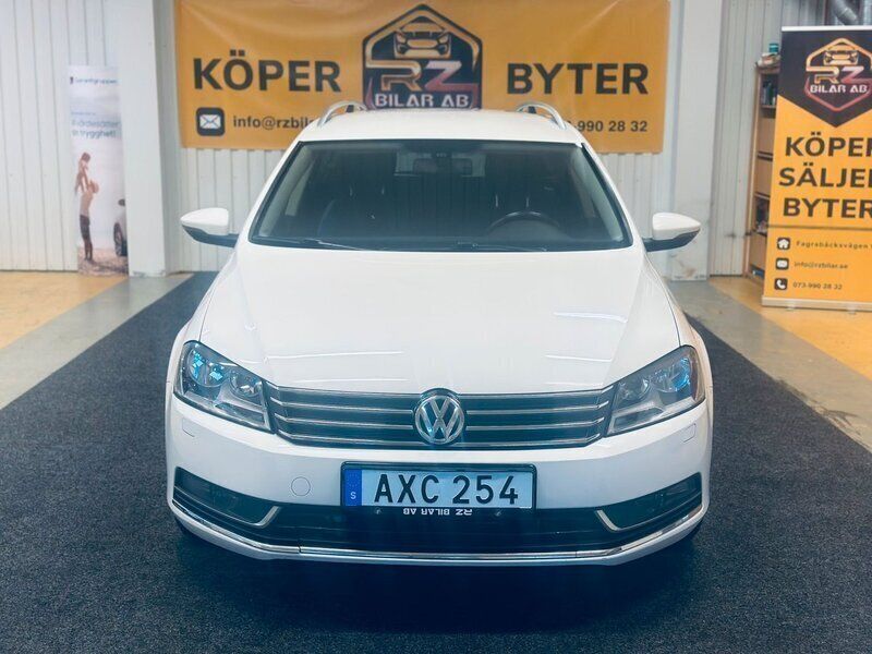 Vit Begagnad 2013 VW Passat Kombi | 74 900 kr (Marknadspris) - Bild 1/4
