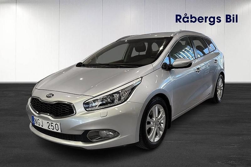 Grå Begagnad 2012 Kia Ceed Halvkombi | 74 800 kr (Lite dyr) - Bild 1/4