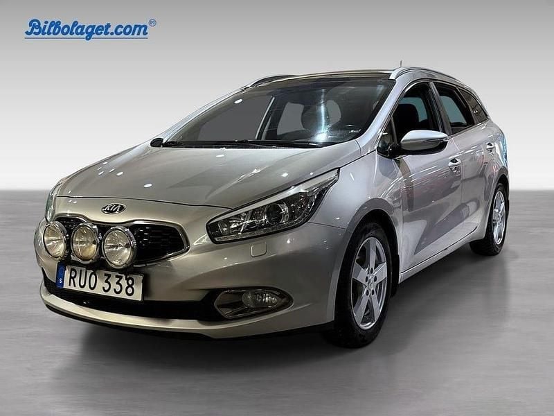 Grå Begagnad 2015 Kia Ceed Sportswagon Kombi | 99 000 kr (Marknadspris) - Bild 1/4