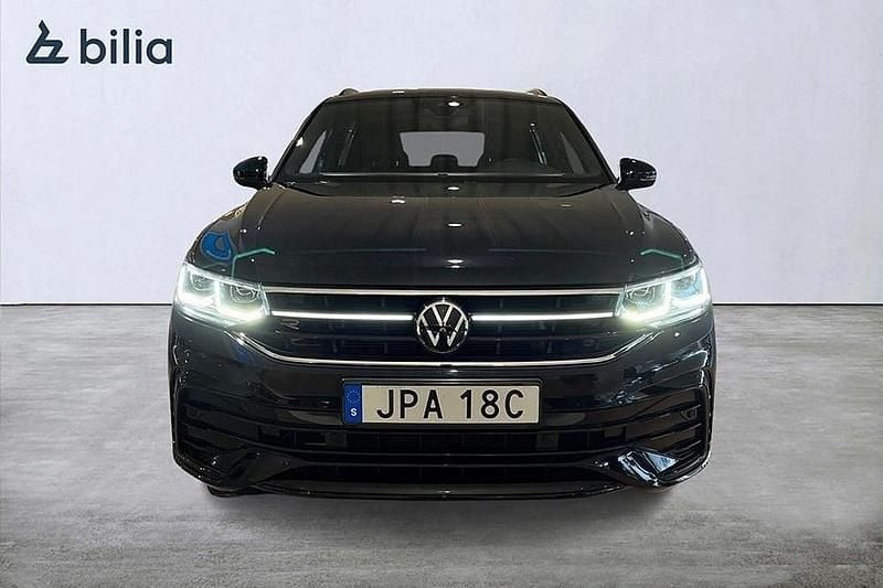 Begagnad VW Tiguan Allspace R-line 203 HK (149 kW) 2022 Svart SUV