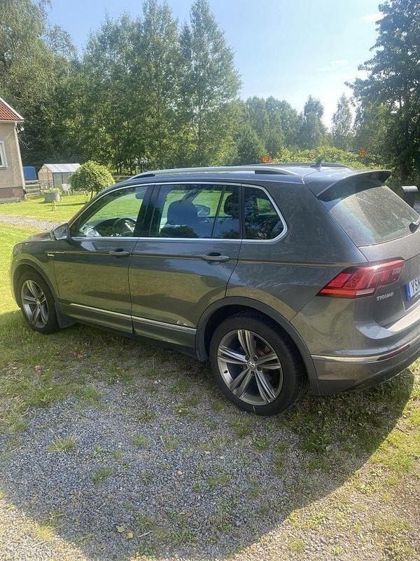 Grå Begagnad 2019 VW Tiguan SUV | 249 000 kr (Bra pris) - Bild 1/2