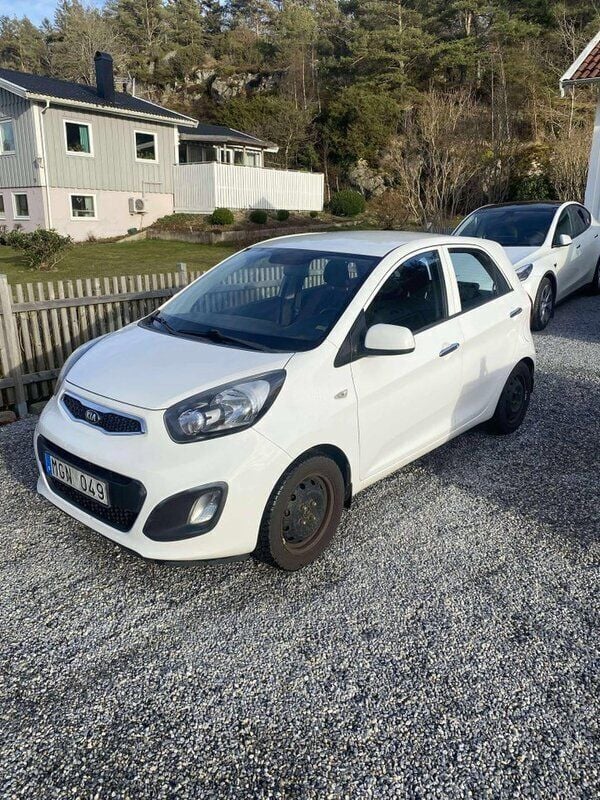 Vit Begagnad 2013 Kia Picanto Halvkombi | 46 900 kr (Marknadspris) - Bild 1/4