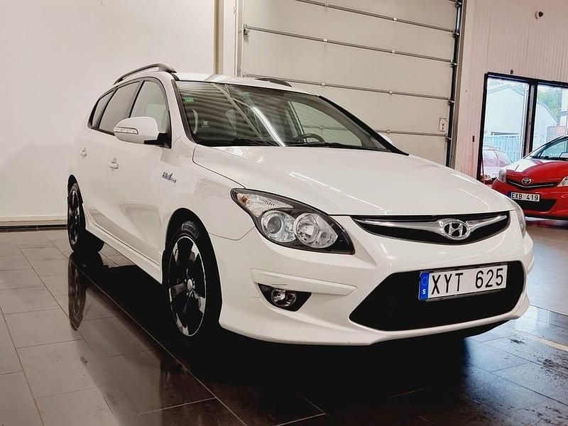 Begagnad Hyundai i30 116 HK (85 kW) 2012 Vit Kombi