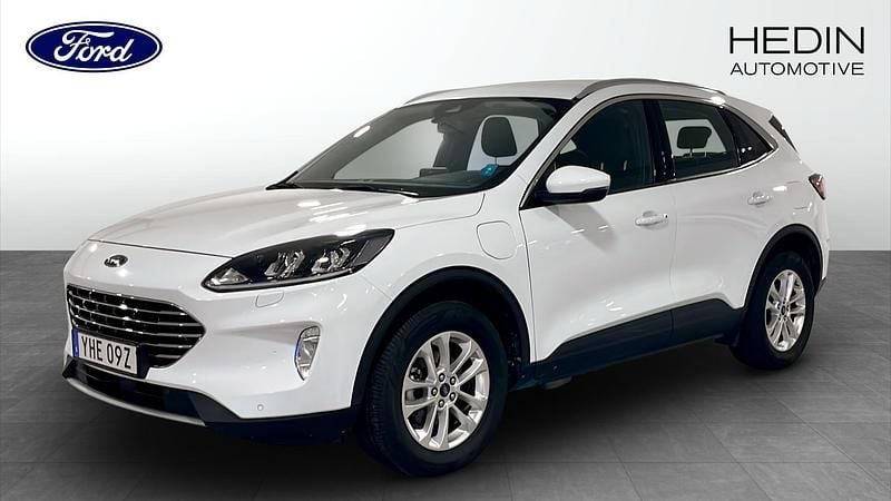 Frozen white Begagnad 2022 Ford Kuga Titanium SUV | 224 900 kr (Marknadspris) - Bild 1/4