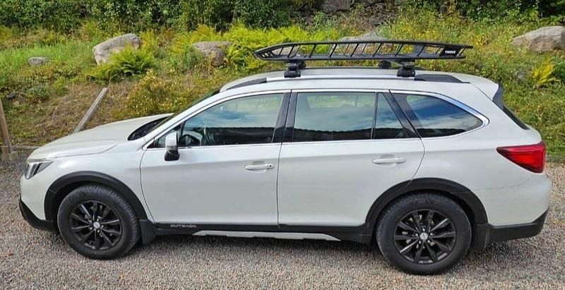 Begagnad Subaru Outback 150 HK (110 kW) 2015 Vit Kombi