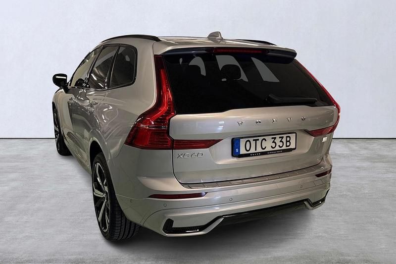 Begagnad Volvo XC60 Plus 355 HK (261 kW) 2024 Silver SUV