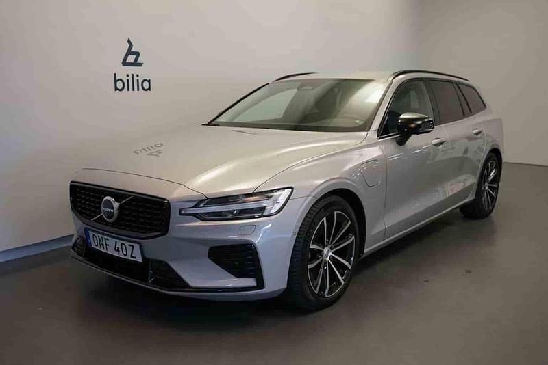Silver Begagnad 2023 Volvo V60 Kombi | 469 500 kr (Dyr) - Bild 1/1