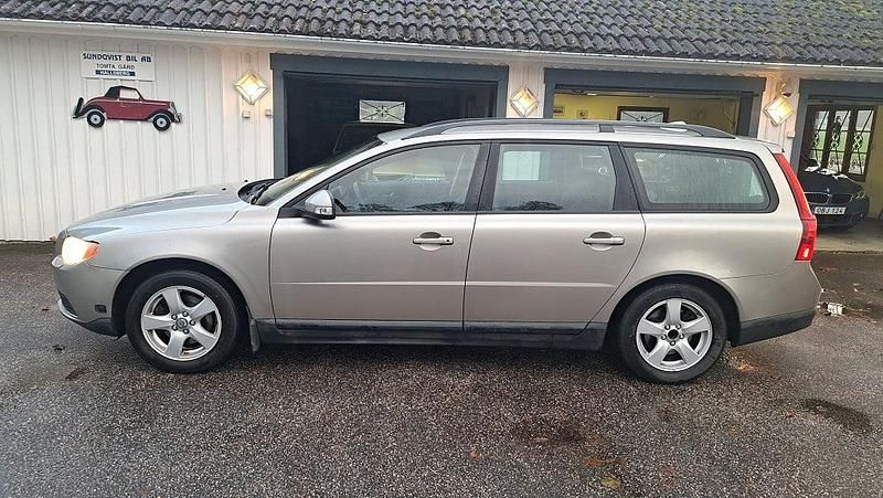 Ljusbrun Begagnad 2008 Volvo V70 Kombi | 42 000 kr (Superpris) - Bild 1/4