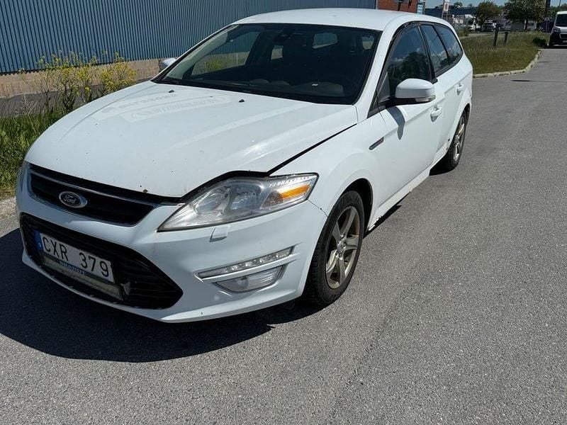 Vit Begagnad 2012 Ford Mondeo Sport Kombi | 12 000 kr - Bild 1/4